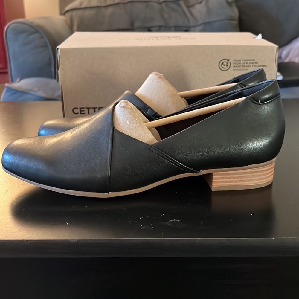 Clarks Juliet Palm Black Leather Loafer - Brand New!